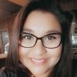 Meet your Posher, Emilia